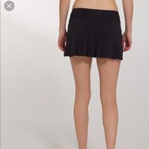 Lululemon speed running skirt